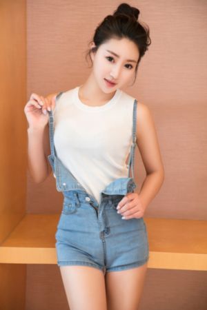 亚洲精品久久久久久欧美迷情校园_BD国语电影完整版在线观看